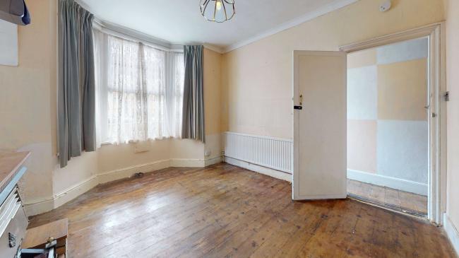 140 Davidson Road, East Croydon, Surrey, CR0 6DE 8