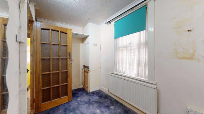 140 Davidson Road, East Croydon, Surrey, CR0 6DE 8