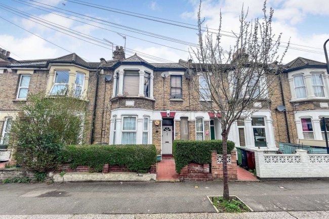 69 Newport Road, Leyton, London, E10 6PH 4