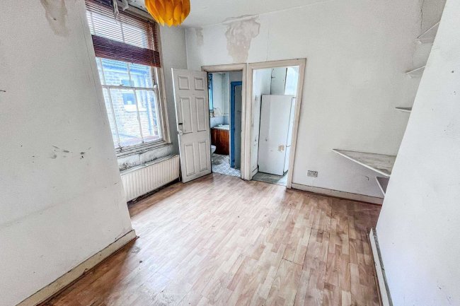 69 Newport Road, Leyton, London, E10 6PH 4