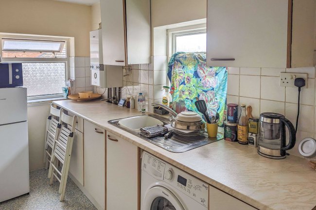 85D Dock Road, Tilbury, Essex, RM18 7BX 1