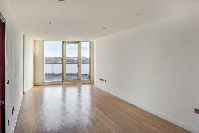 Flat 42, 1 The Island Newgate, Croydon, CR0 2FB 3