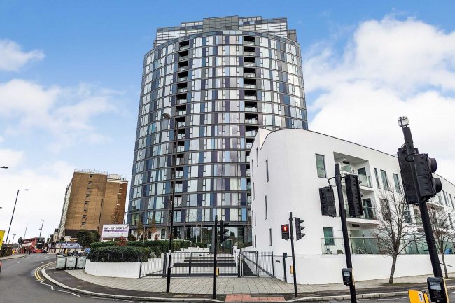 Flat 42, 1 The Island Newgate, Croydon, CR0 2FB 3