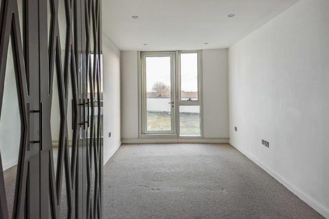 Flat 42, 1 The Island Newgate, Croydon, CR0 2FB 3