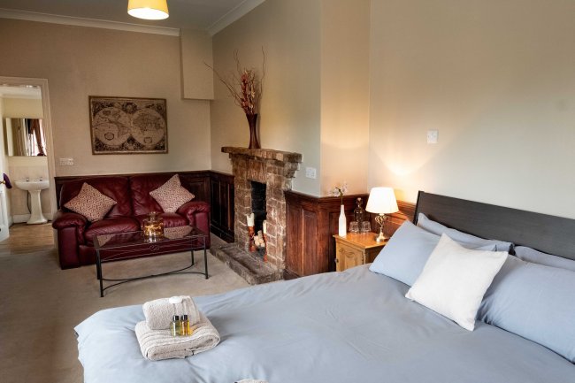 Jack’s Mill Place, Park Lane, Harefield, Uxbridge, Middlesex, UB9 6HL 4