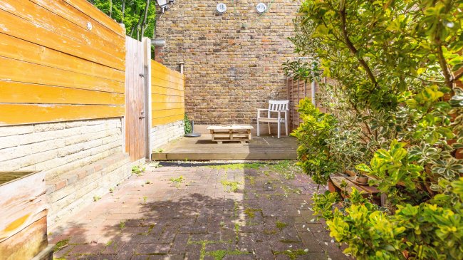 Abrahams Flat, 279 Francis Road, Leyton, London, E10 6NW 7