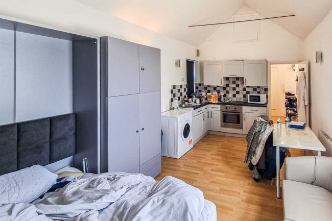 59a Barnet High Street, Barnet, Hertfordshire, EN5 5UR 7