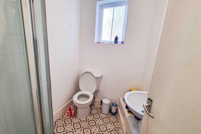 59a Barnet High Street, Barnet, Hertfordshire, EN5 5UR 7