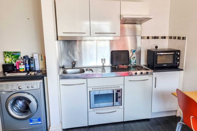 59a Barnet High Street, Barnet, Hertfordshire, EN5 5UR 7