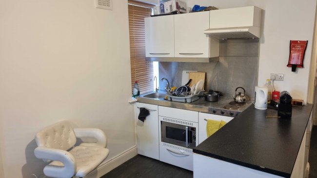 59a Barnet High Street, Barnet, Hertfordshire, EN5 5UR 7