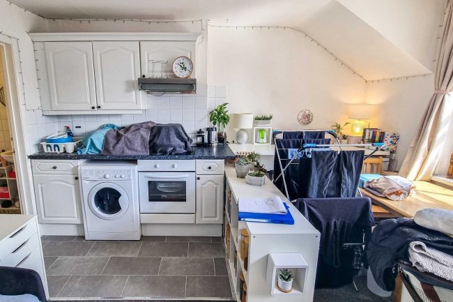 59a Barnet High Street, Barnet, Hertfordshire, EN5 5UR 7