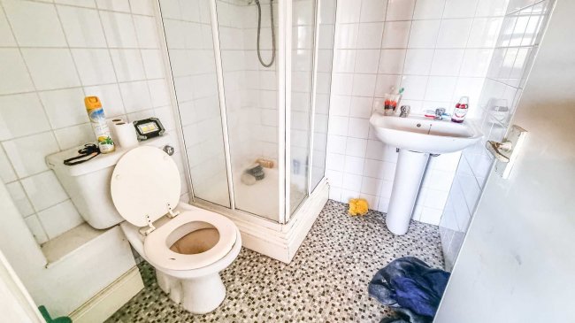 59a Barnet High Street, Barnet, Hertfordshire, EN5 5UR 7