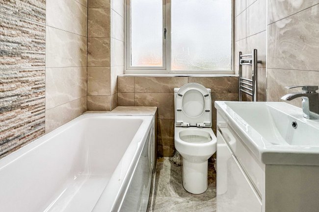 116 Wingate Road, Luton LU4 8PY 10