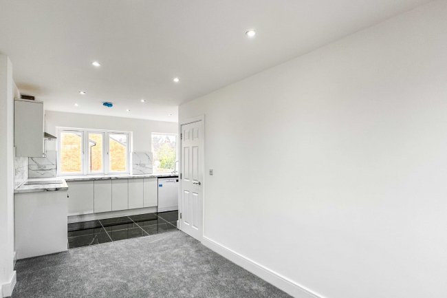 118 Wingate Road, Luton LU4 8PY 1