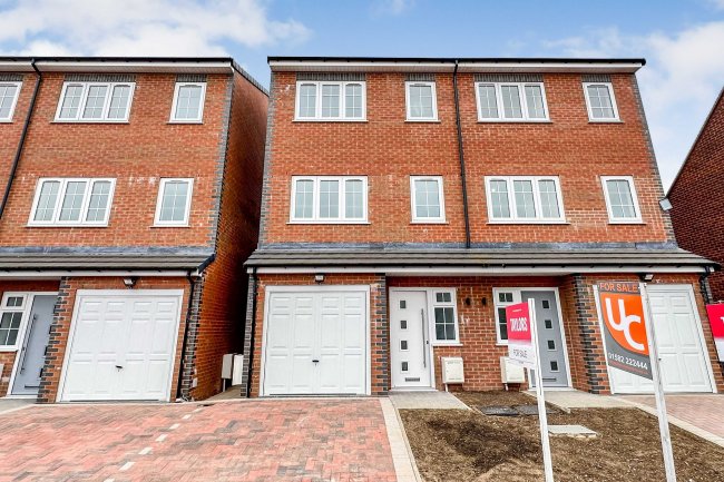 118 Wingate Road, Luton LU4 8PY 1