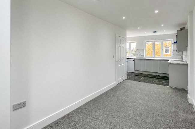 120 Wingate Road, Luton LU4 8PY 2