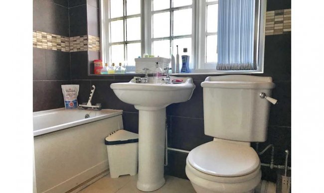 9 The Drive, Countesthorpe, Leicester, LE8 5PB 5