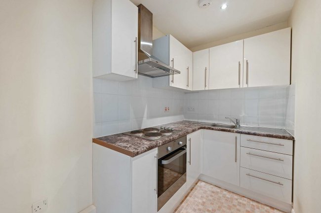 13 Cygnet House, 83 -99 Belsize Road, London NW6 4AR 4