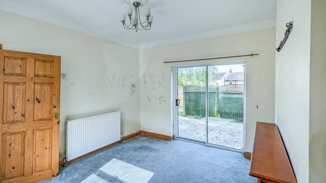 176 South Street North, New Whittington, Chesterfield, Derbyshire, S43 2AD 5