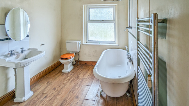 176 South Street North, New Whittington, Chesterfield, Derbyshire, S43 2AD 5