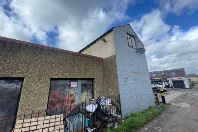 The Coach House to the rear of 237 Bexley Road, Erith, Kent, DA8 3EX 8