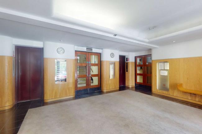 Flat 15 Florin Court, 6 - 9 Charterhouse Square, Barbican, London, EC1M 6ET 2