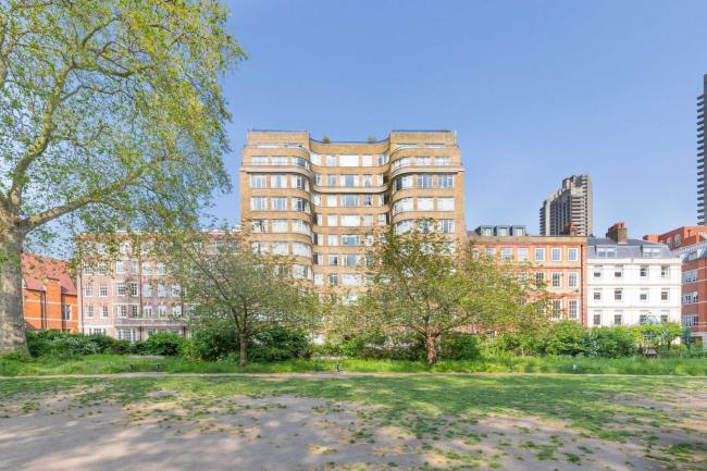 Flat 15 Florin Court, 6 - 9 Charterhouse Square, Barbican, London, EC1M 6ET 2