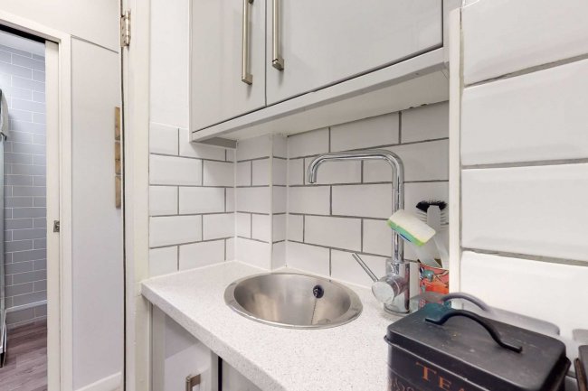 Flat 15 Florin Court, 6 - 9 Charterhouse Square, Barbican, London, EC1M 6ET 2