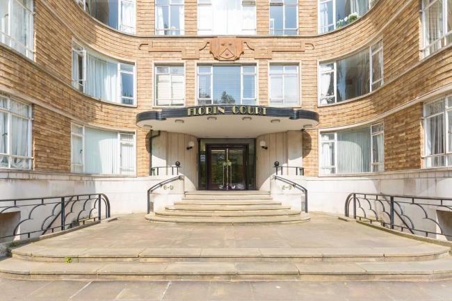 Flat 15 Florin Court, 6 - 9 Charterhouse Square, Barbican, London, EC1M 6ET 2