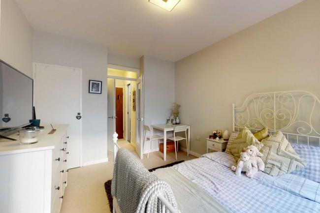 Flat 15 Florin Court, 6 - 9 Charterhouse Square, Barbican, London, EC1M 6ET 2