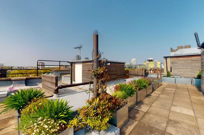 Flat 15 Florin Court, 6 - 9 Charterhouse Square, Barbican, London, EC1M 6ET 2