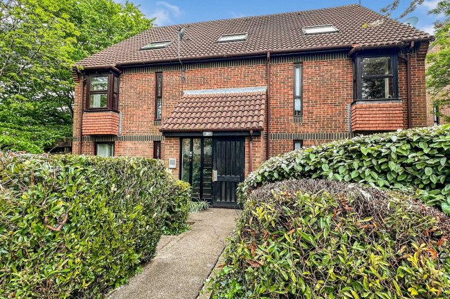 9 Alexander Close, Barnet, Hertfordshire, EN4 9PW 4