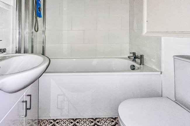 9 Alexander Close, Barnet, Hertfordshire, EN4 9PW 4