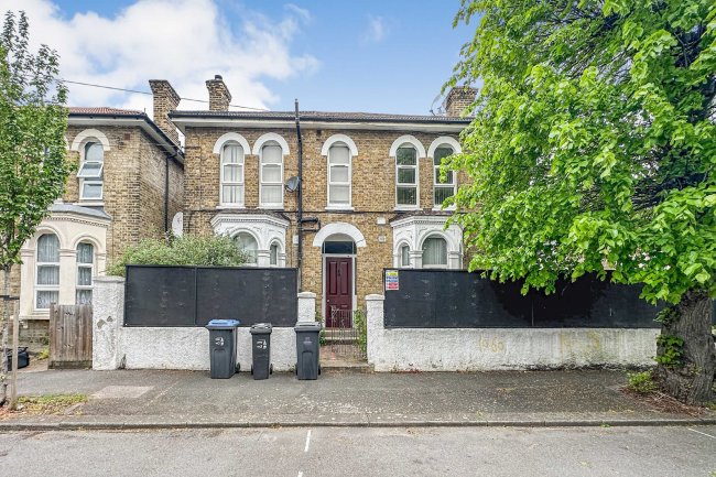 13 Thornhill Road, Croydon, Surrey, CR0 2XZ 1