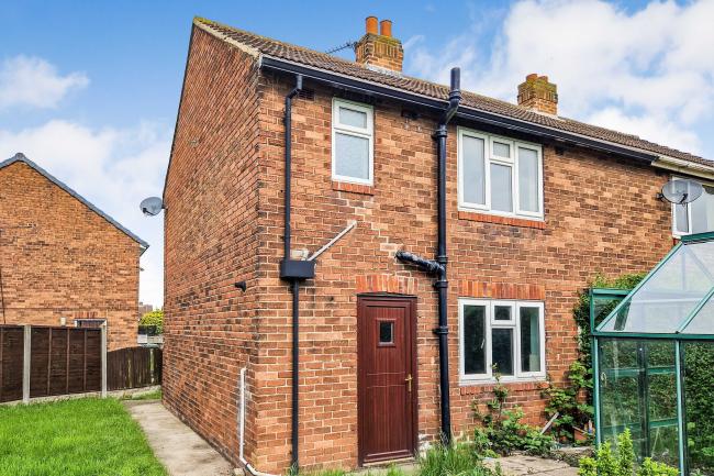 22 Huntwick Avenue, Featherstone, Pontefract, West Yorkshire WF7 5JE 8