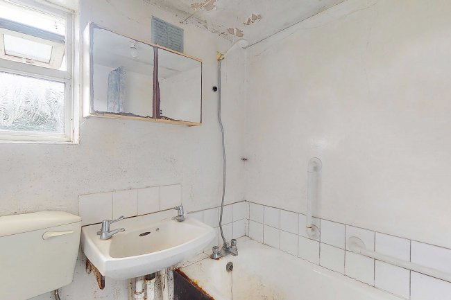 32 Kentwood Hill, Tilehurst, Reading, RG31 6DE 1