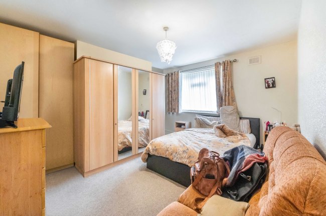 Flat A, 29 St Peter's Road, Croydon, CR0 1HN 10