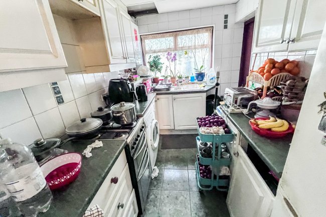 221 Beam Avenue, Dagenham, Essex, RM10 9BP 3