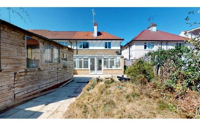 93 Hemel Hempstead Road, Redbourn, St Albans, Hertfordshire AL3 7NN 1