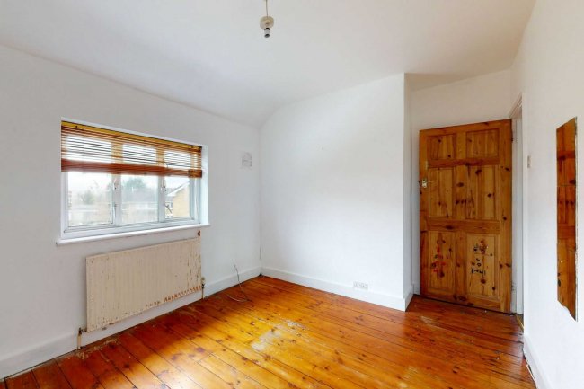 4 Downsview Gardens, Upper Norwood, SE19 3XQ 2