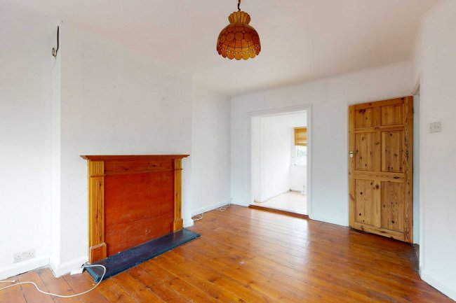 4 Downsview Gardens, Upper Norwood, SE19 3XQ 2