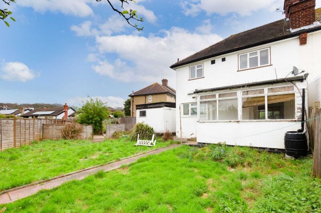 4 Downsview Gardens, Upper Norwood, SE19 3XQ 2