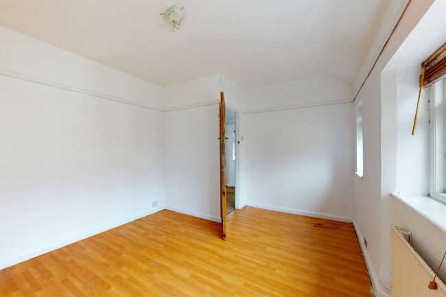 4 Downsview Gardens, Upper Norwood, SE19 3XQ 2