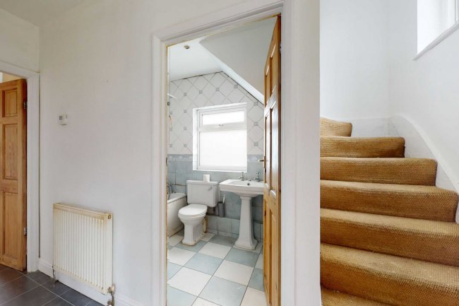 4 Downsview Gardens, Upper Norwood, SE19 3XQ 2