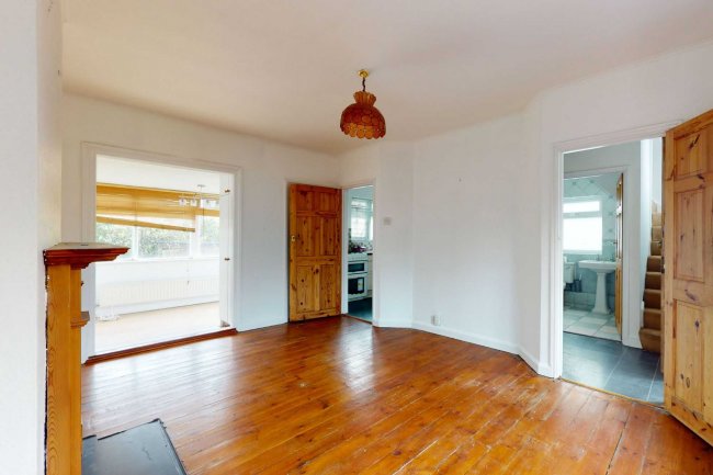 4 Downsview Gardens, Upper Norwood, SE19 3XQ 2