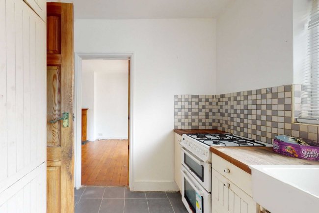 4 Downsview Gardens, Upper Norwood, SE19 3XQ 2