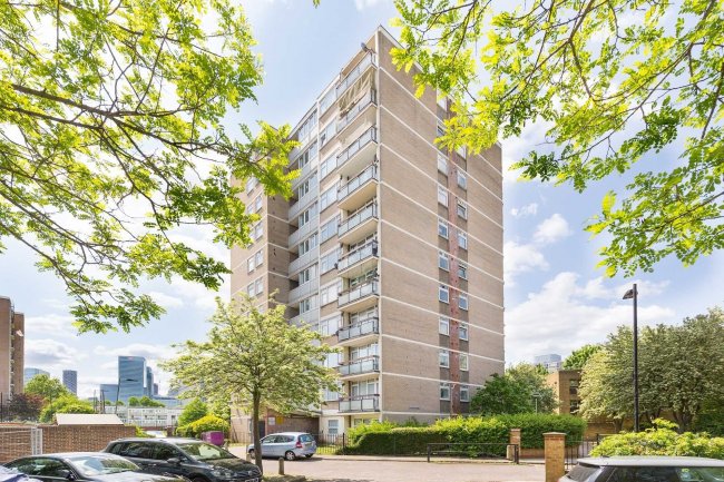 33 Salisbury House, Hobday Street, Poplar, London, E14 6AY 2