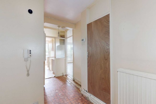 9 Gayton House, Chiltern Road, Bow, London, E3 4BX 3