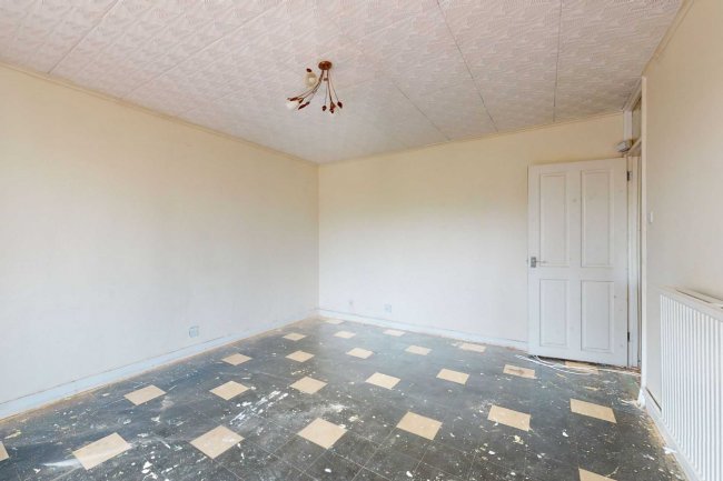 9 Gayton House, Chiltern Road, Bow, London, E3 4BX 3