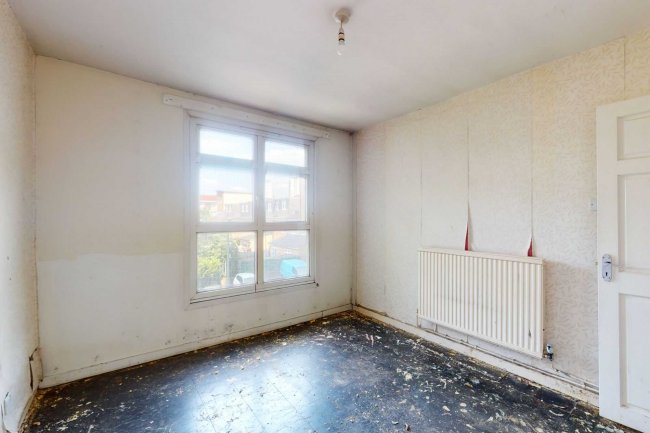 9 Gayton House, Chiltern Road, Bow, London, E3 4BX 3